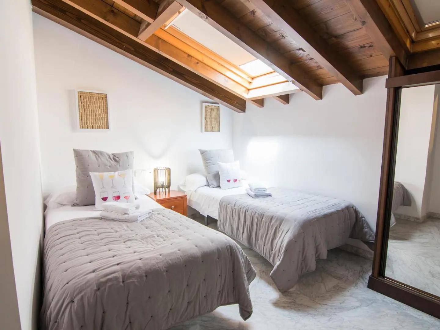 Appartement Tuguest Atico Gracia à Grenade Extérieur photo